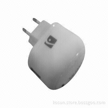 Single USB Travel Charger with LED Indicator and 12 to 24V DC Input